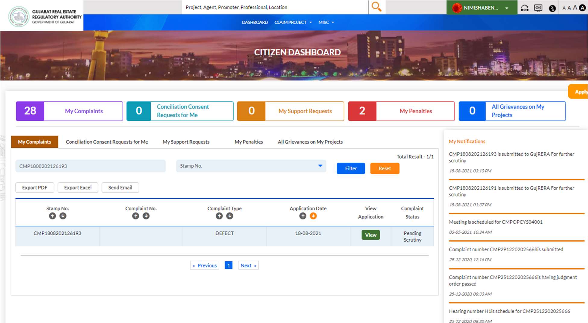 GujRERA Citizen Dashboard My Complaints tab showing DEFECT type complaint CMP1808202126193 dated 18-08-2021 with Pending Scrutiny status and notifications panel